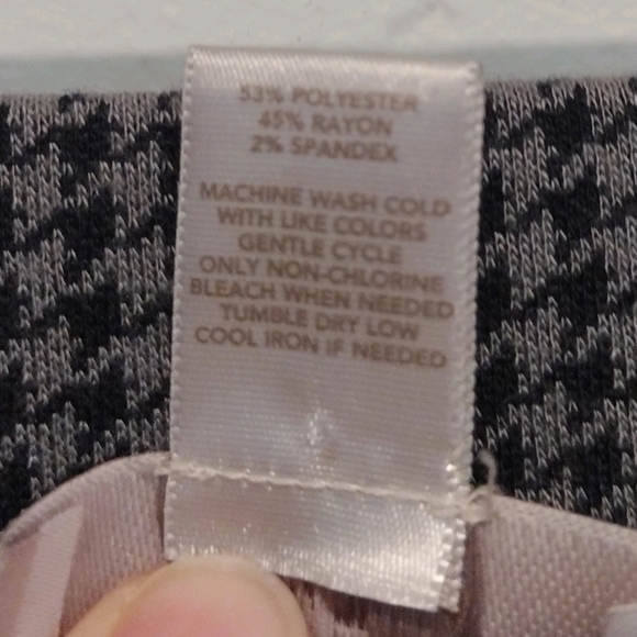 Loft - Houndstooth Pencil Skirt - Picture 9 of 10